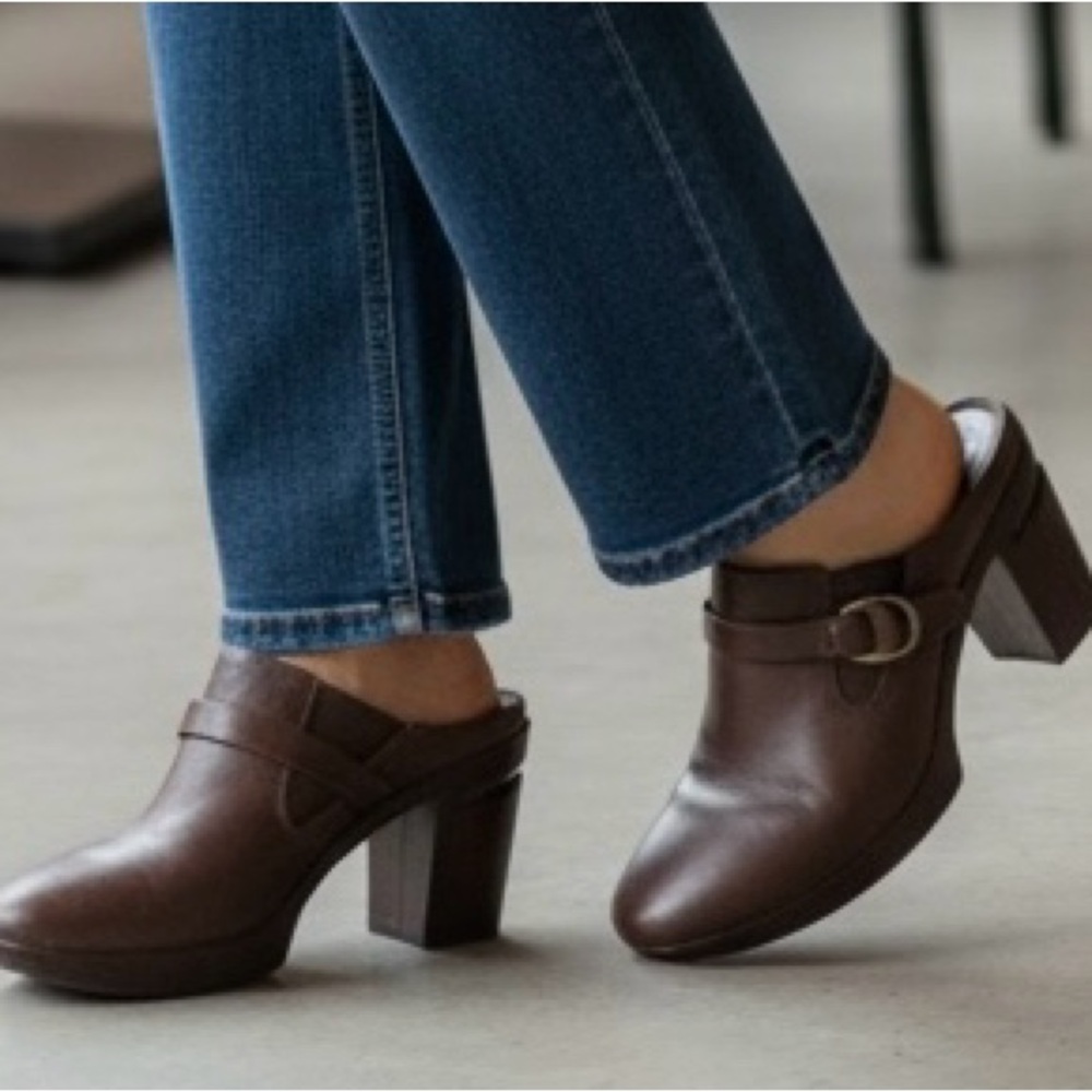 NWOT - Cole Haan Brown Leather Bohemian Clogs/Mules - Elevated Look - Size 6 1/2